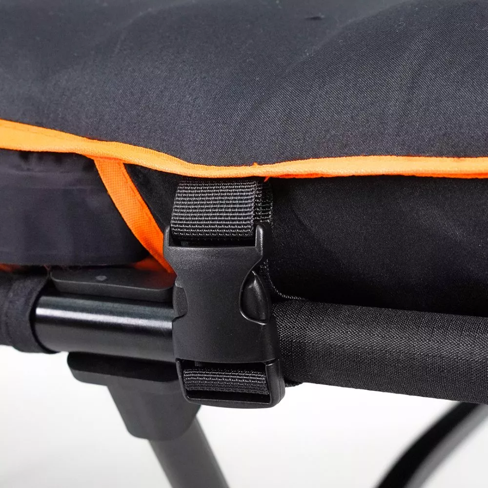 tahan-panthera-sleeping-pad-cover-V2-buckle (1) tahan-panthera-sleeping-pad-cover-V2-buckle (1)